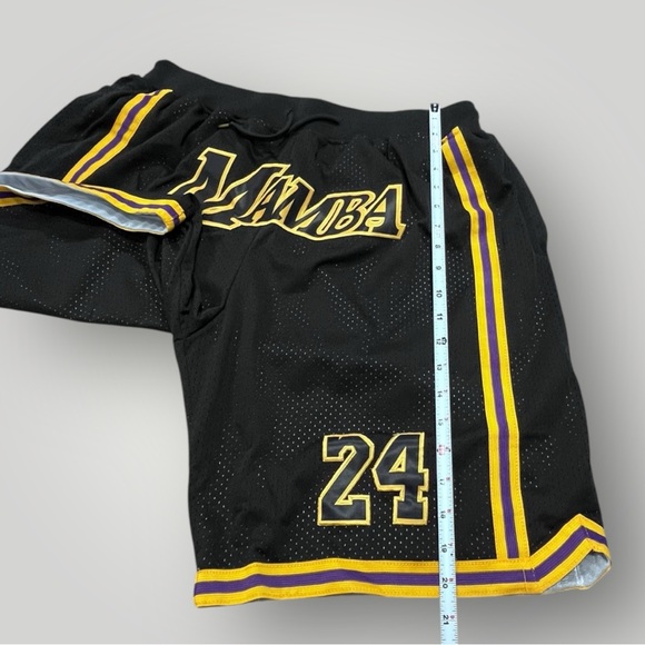 Kobe Bryant Lakers MAMBA Black/Yellow Shorts - Picture 8 of 15